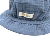"Soft Breeze" hat made of 100% organic muslin with an extended back to protect the neck