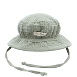 "Soft Breeze" hat made of 100% organic muslin with an extended back to protect the neck