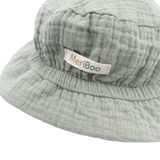 "Soft Breeze" hat made of 100% organic muslin with an extended back to protect the neck
