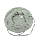 "Soft Breeze" hat made of 100% organic muslin with an extended back to protect the neck