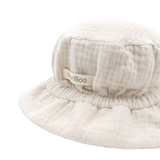 "Soft Breeze" hat made of 100% organic muslin with an extended back to protect the neck