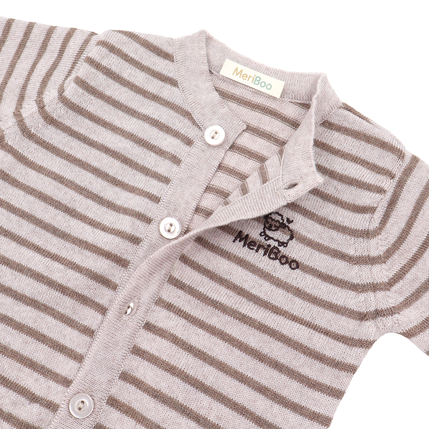 Knitted cardigan made of 100% organic merino wool