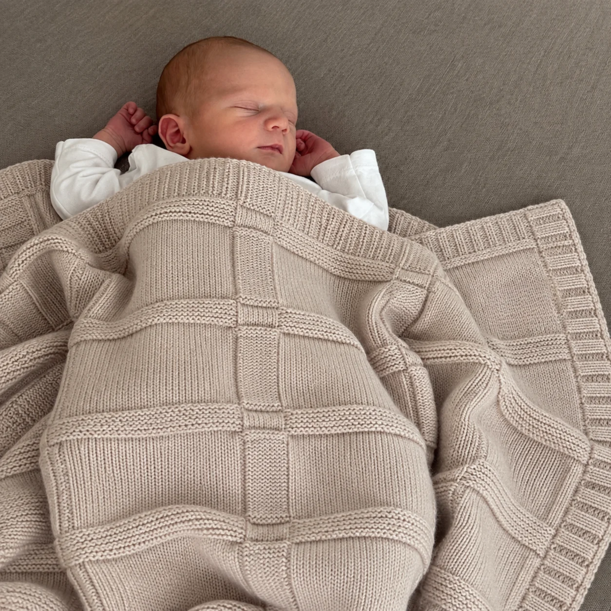 Luxurious blanket made of 100% certified merino wool - 100x80 cm.